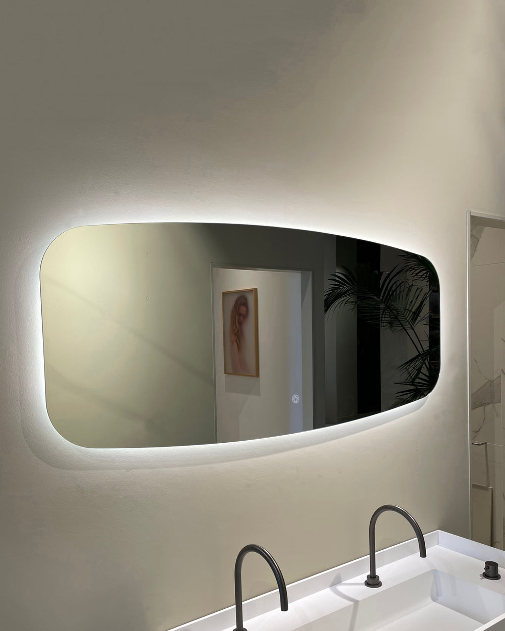 Simpel spiegel, ovaal horizontaal met verlichting en verwarming